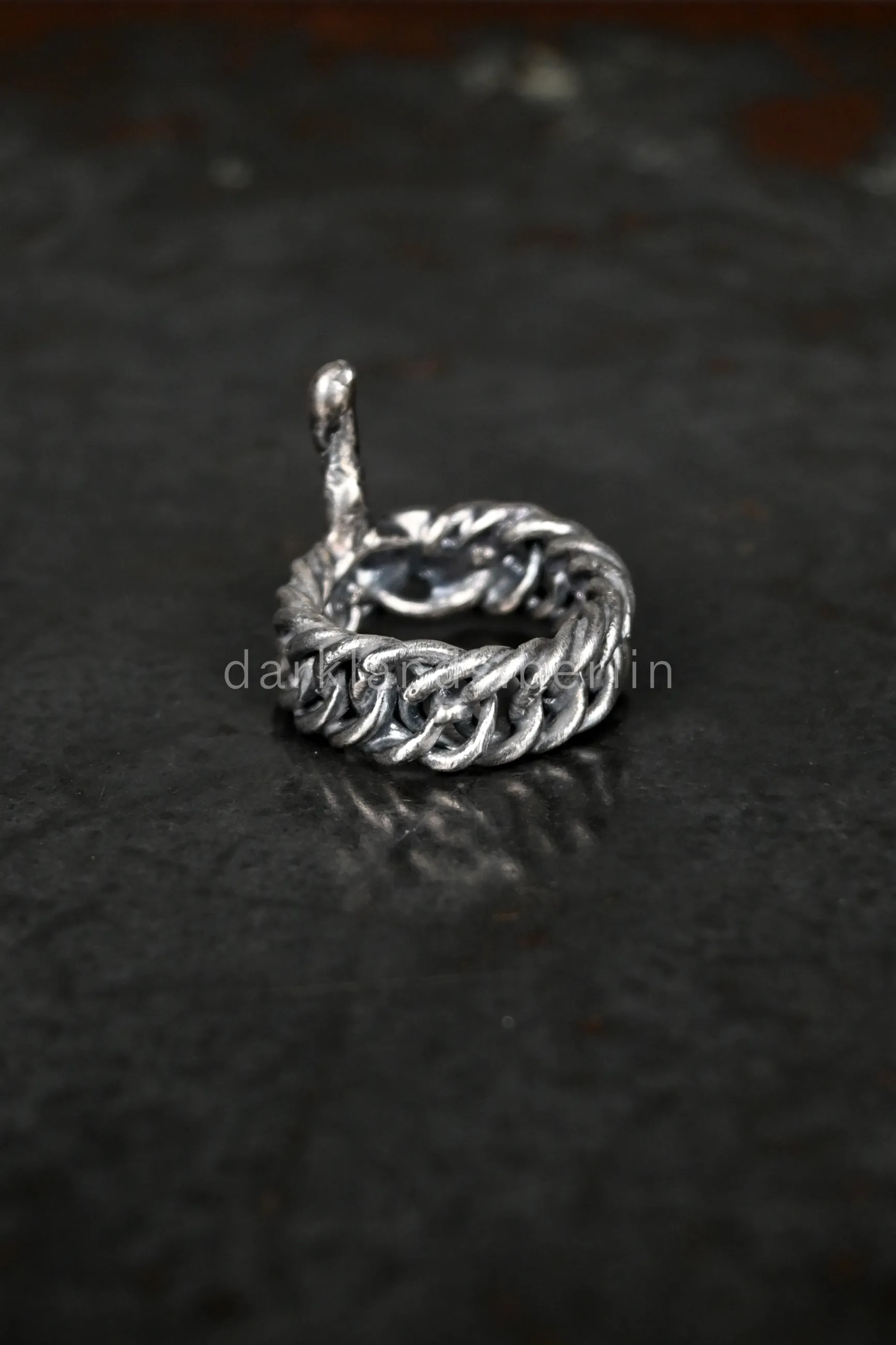 Melted Silver Ring | Carol Christian Poell | Darklands – Tiefgarage