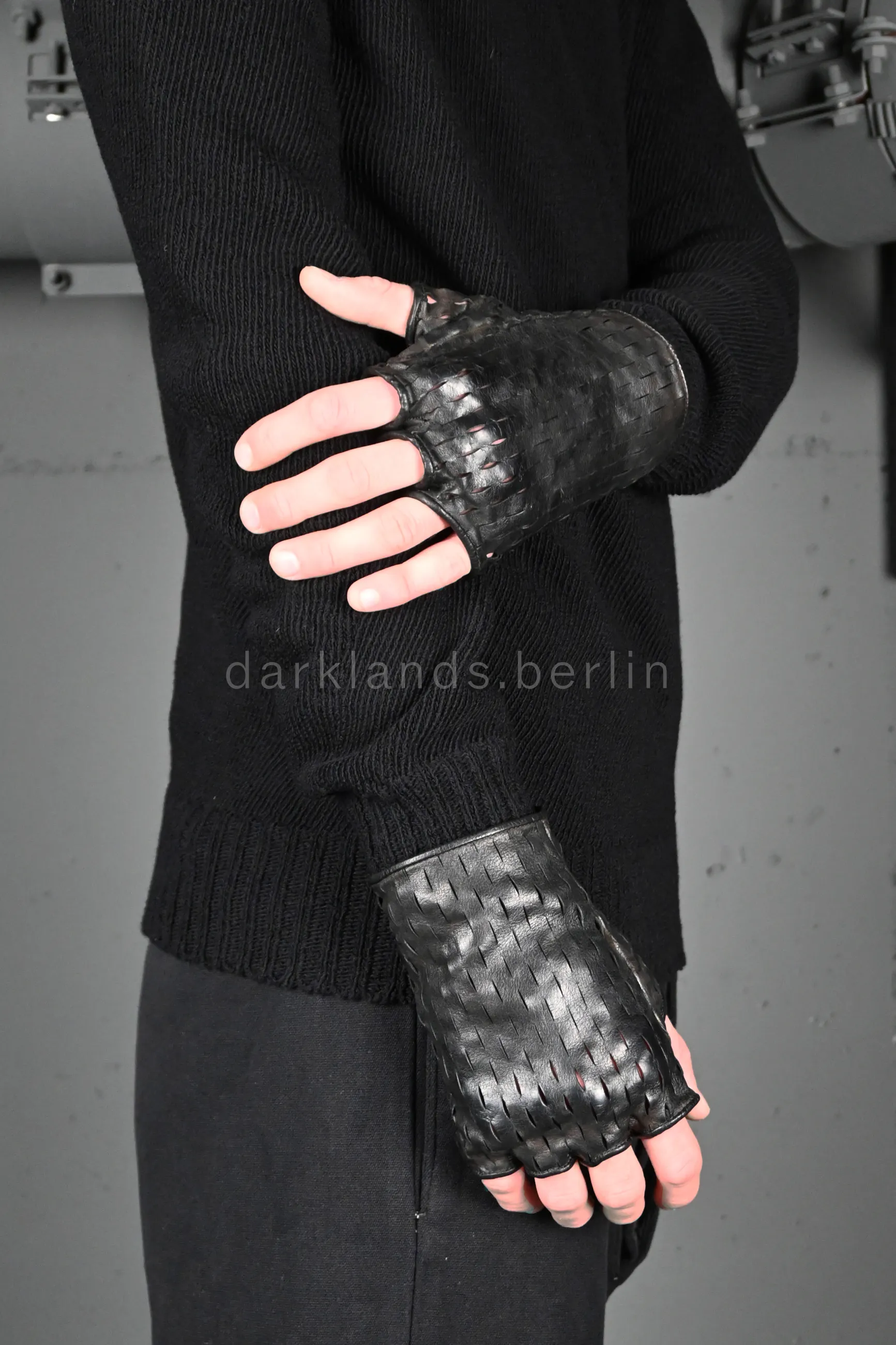 O. D. Fingerless Laser Cut Gloves | Carol Christian Poell | .03