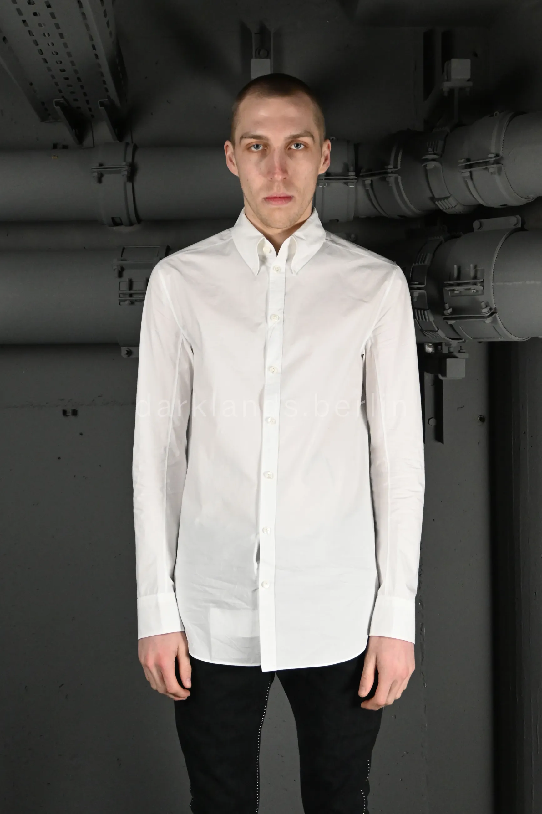 The White Shirt | Carol Christian Poell | Darklands – Tiefgarage